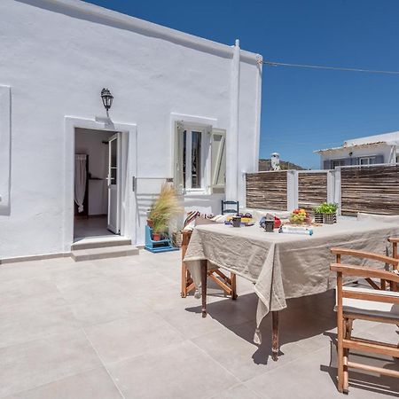 Plakes Sea View Apartment Plaka (Milos) Esterno foto