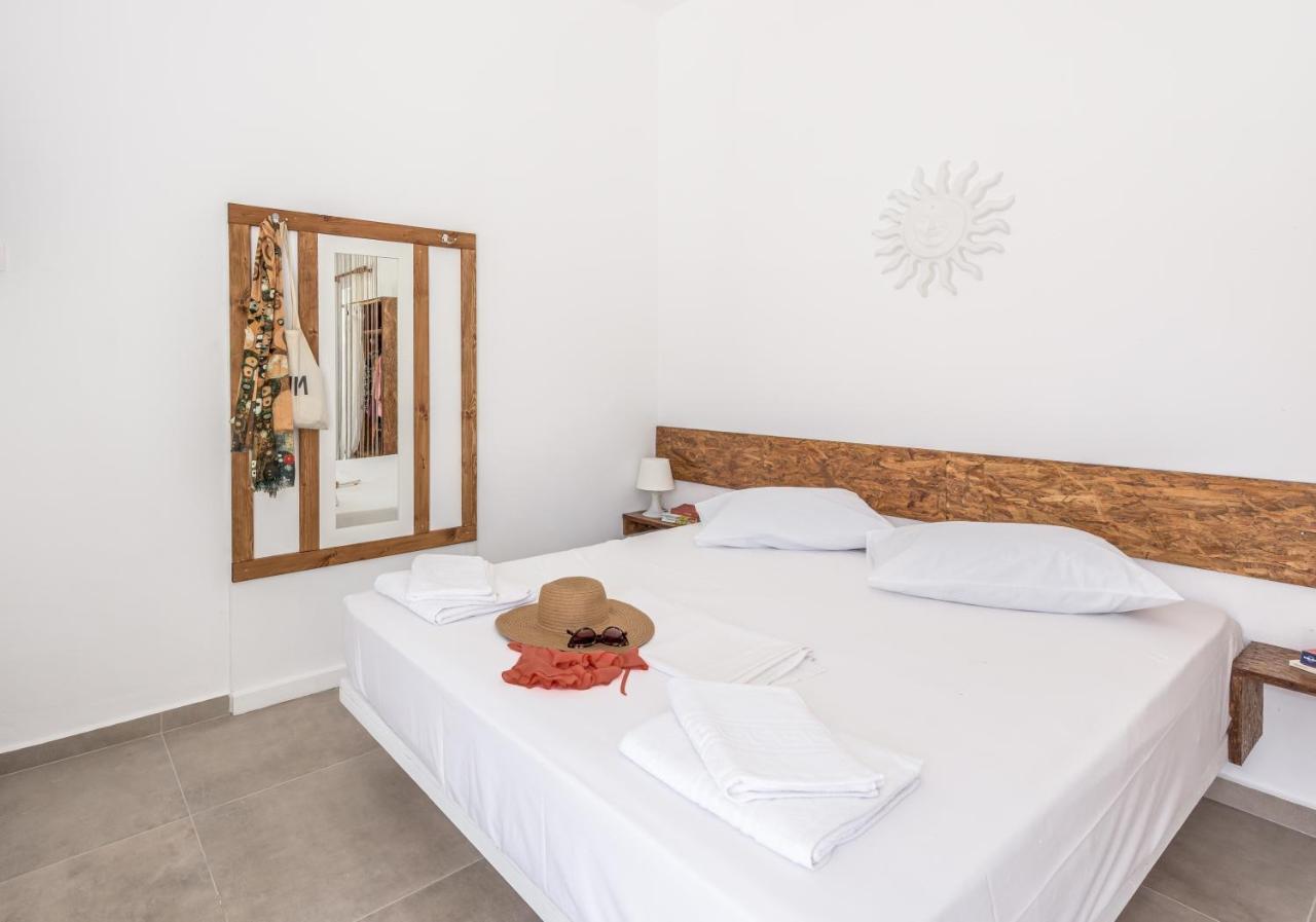 Plakes Sea View Apartment Plaka (Milos) Esterno foto