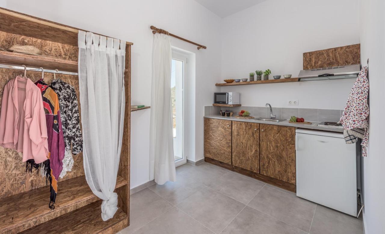 Plakes Sea View Apartment Plaka (Milos) Esterno foto