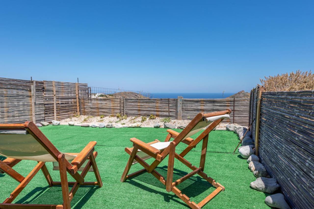 Plakes Sea View Apartment Plaka (Milos) Esterno foto